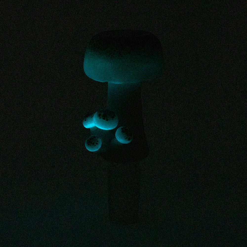 Empire Glassworks Funglow Mushroom Bong Bowl UV Light
